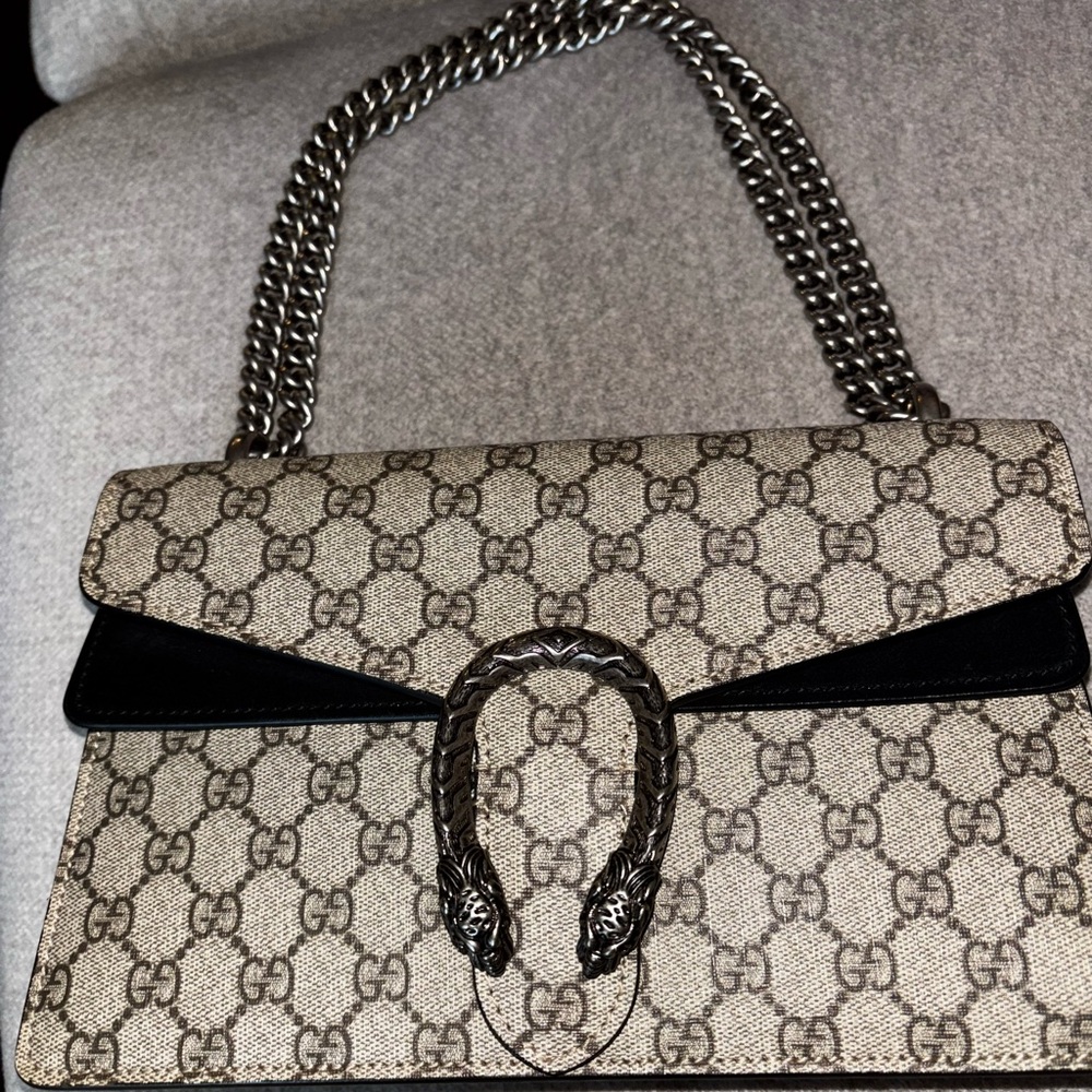 Chic Black and Gray Handbag with Chain Strap